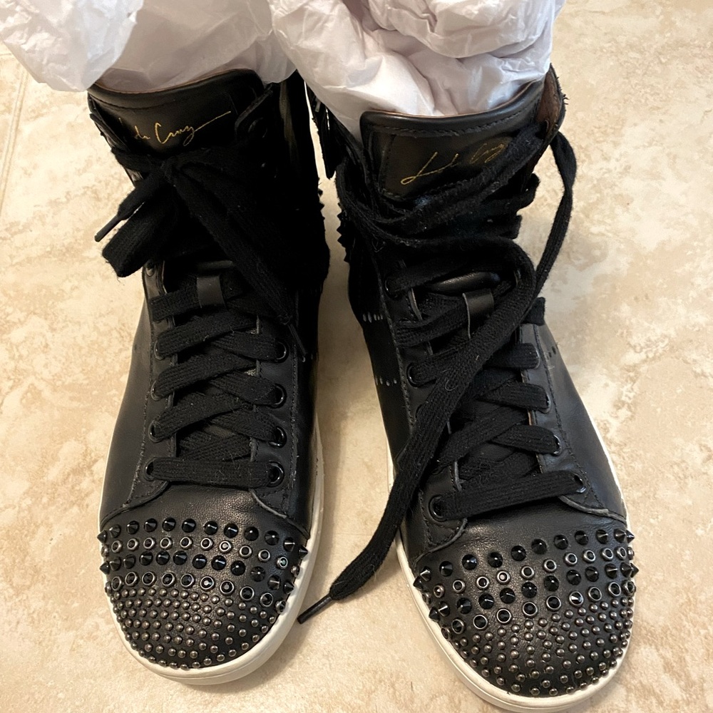 Lola Cruz Ankle Boot/Sneaker/Shoe